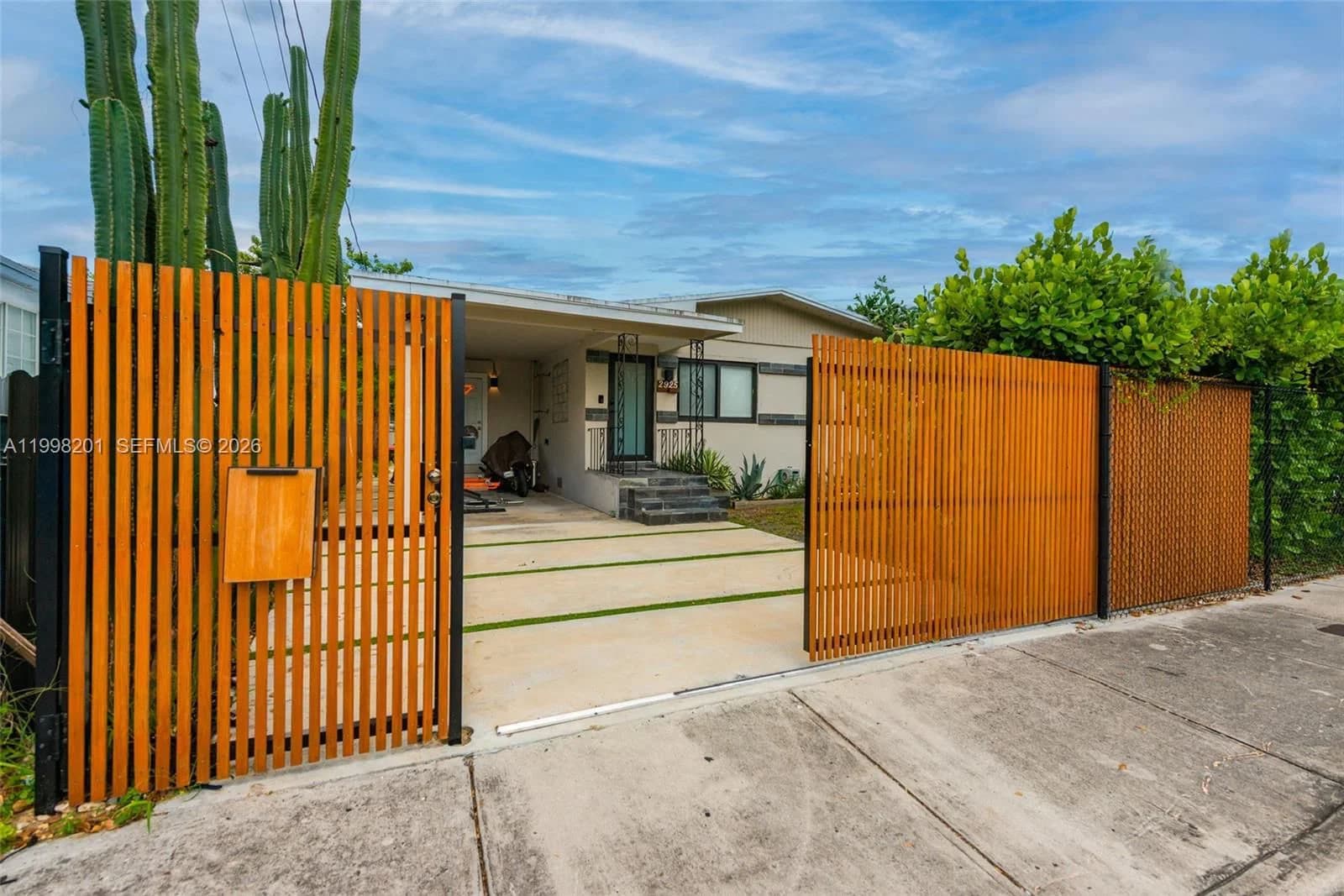 2-bedroom Property — 2925 11th Ave #Front, Miami, FL 33127