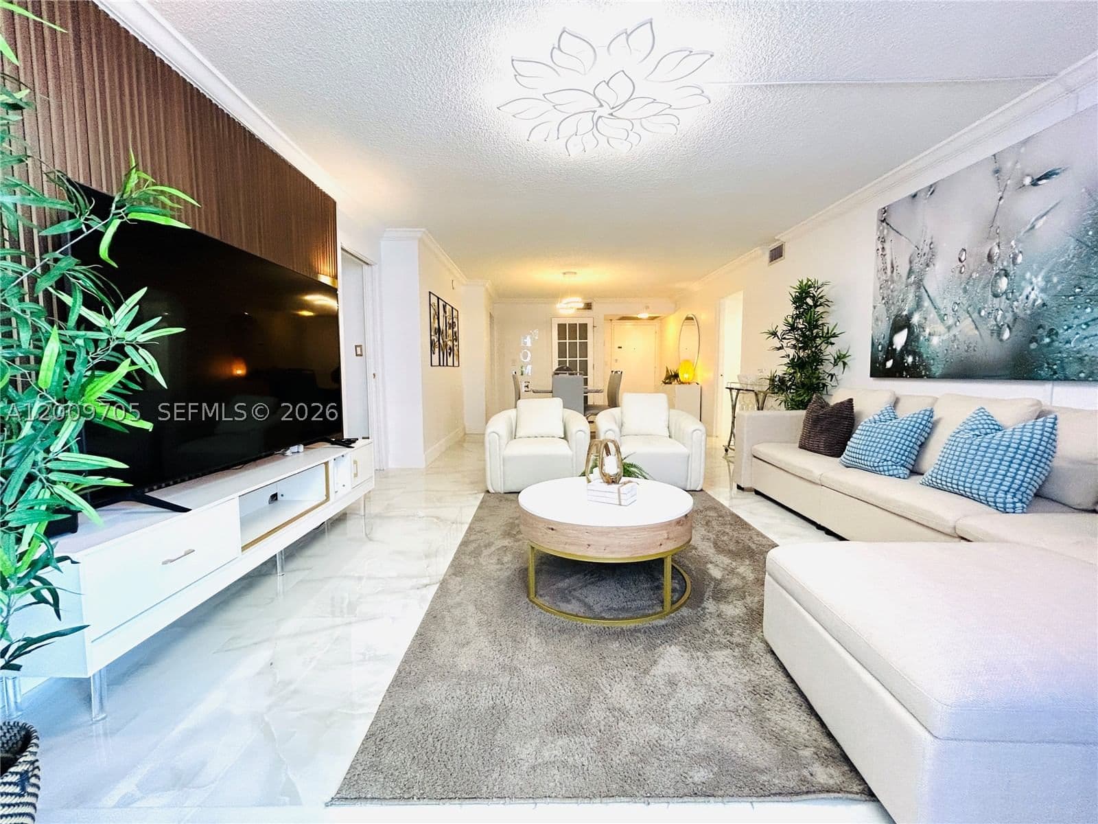 2-bedroom Condo — 6039 Collins Ave #1507, Miami Beach, FL 33140