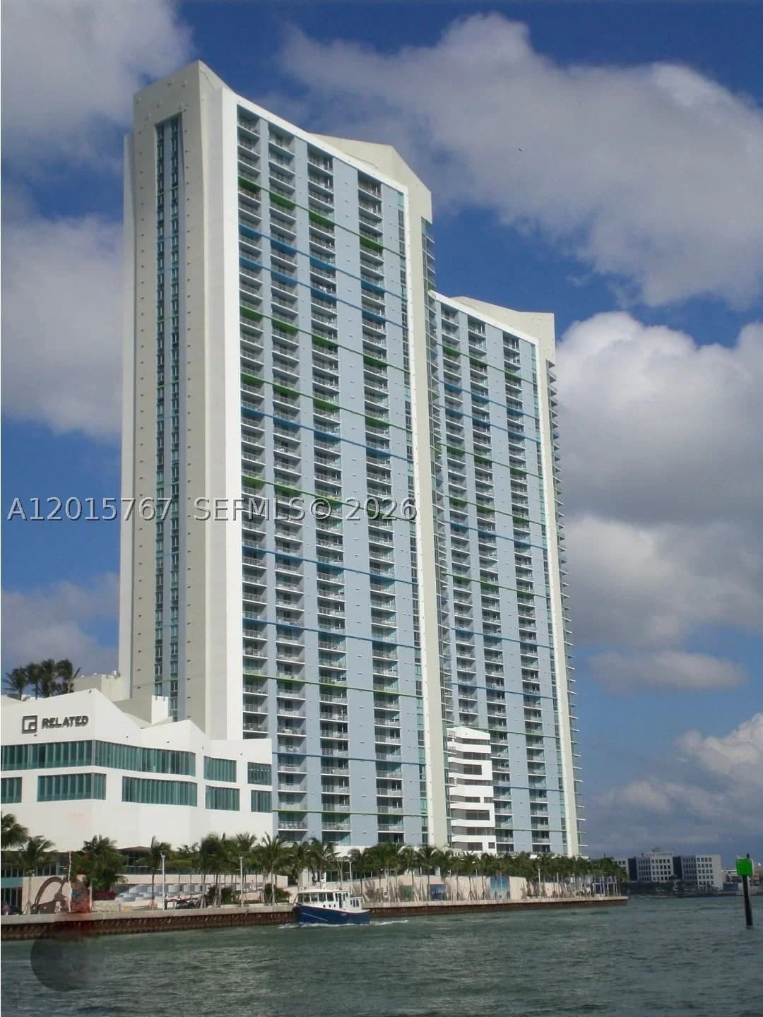 1+1 Condo — 325 Biscayne Blvd #4016, Miami, FL 33131