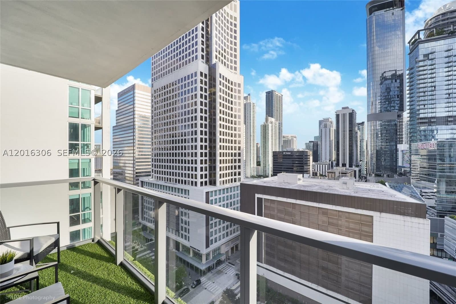 2-bedroom Condo — 31 6th St #2207, Miami, FL 33131