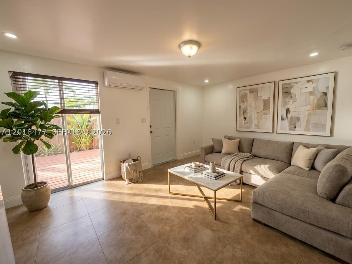 1+1 Mülk — 2957 36th Ct #4, Miami, FL 33133