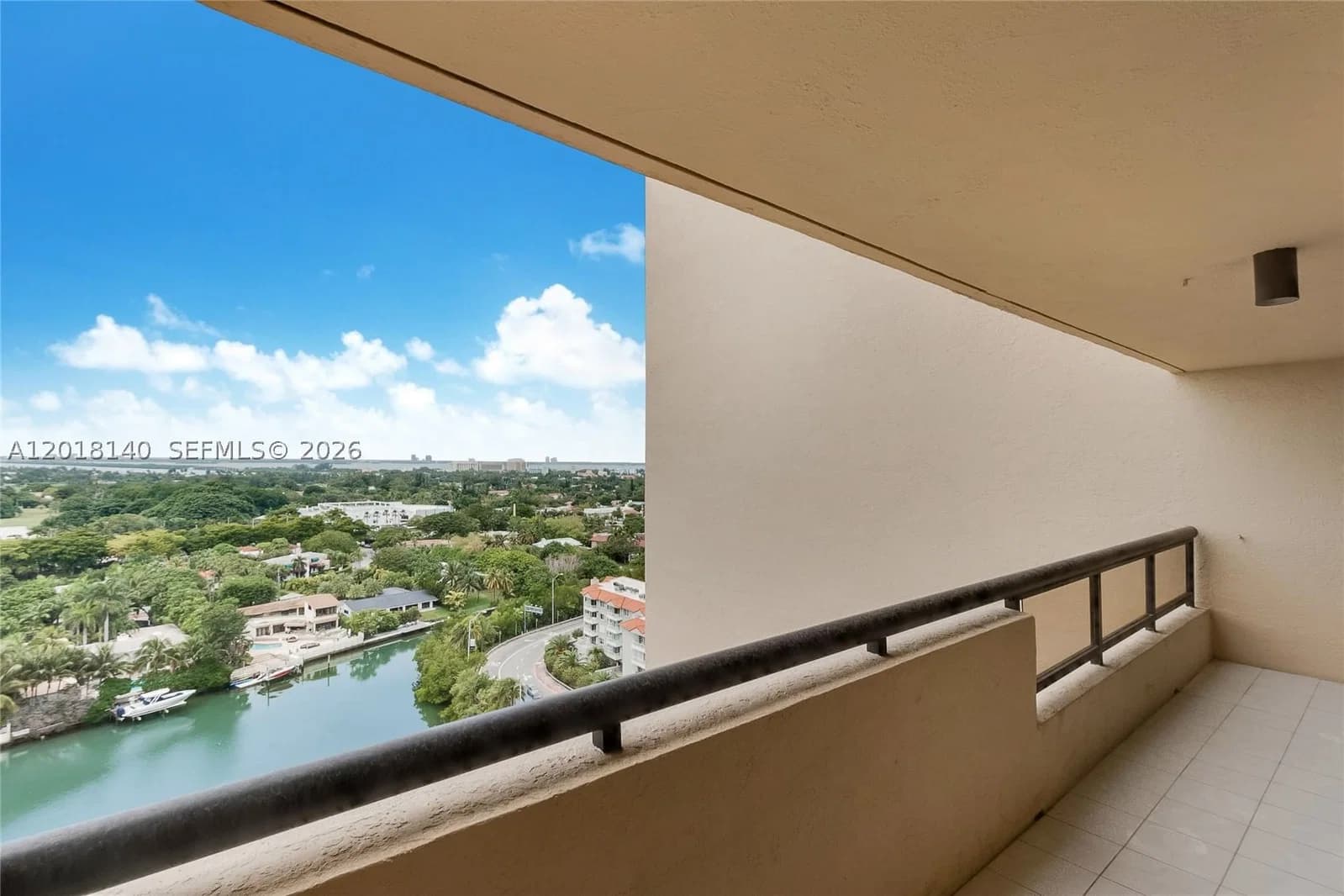 1-bedroom Condo — 2555 Collins Ave #1804, Miami Beach, FL 33140