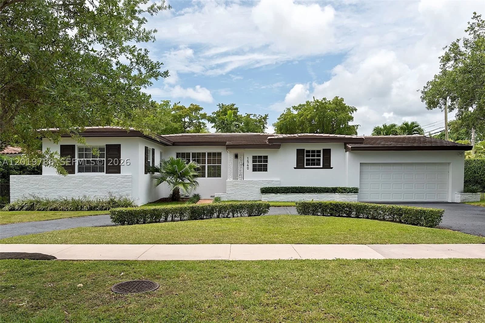 4+1 Müstakil ev — 1540 Urbino Ave, Coral Gables, FL 33146