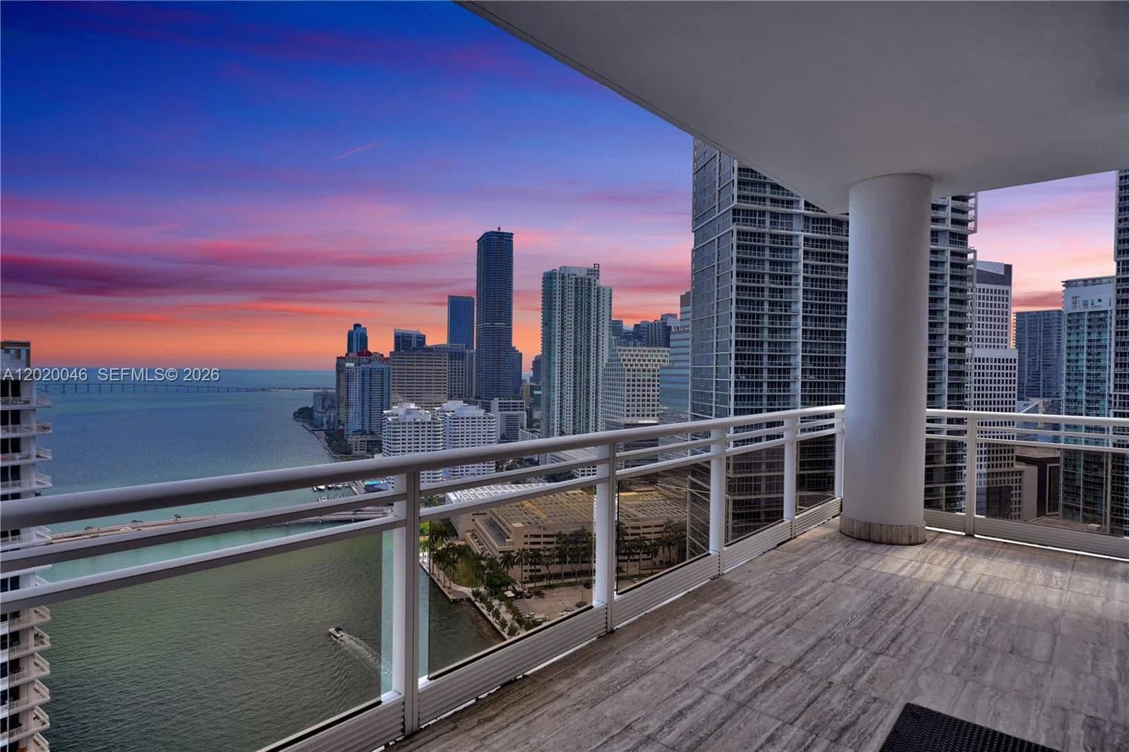 3+1 Condo — 901 Brickell Key Blvd #3204, Miami, FL 33131
