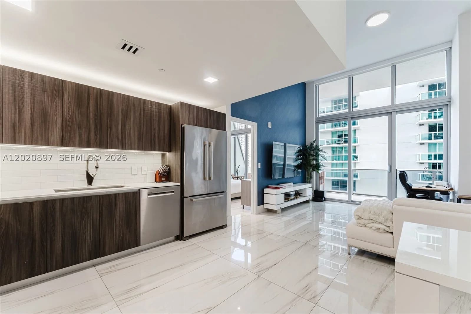 1-bedroom Condo — 488 18th St #1205, Miami, FL 33132