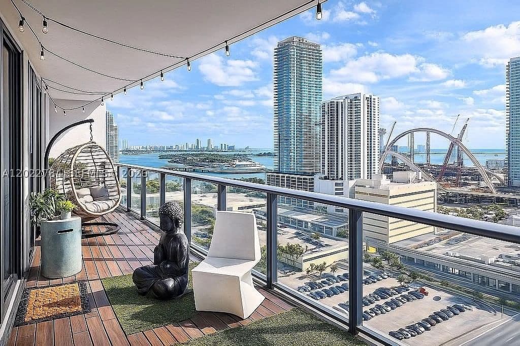 2+1 Condo — 1600 1st Ave #2009, Miami, FL 33132