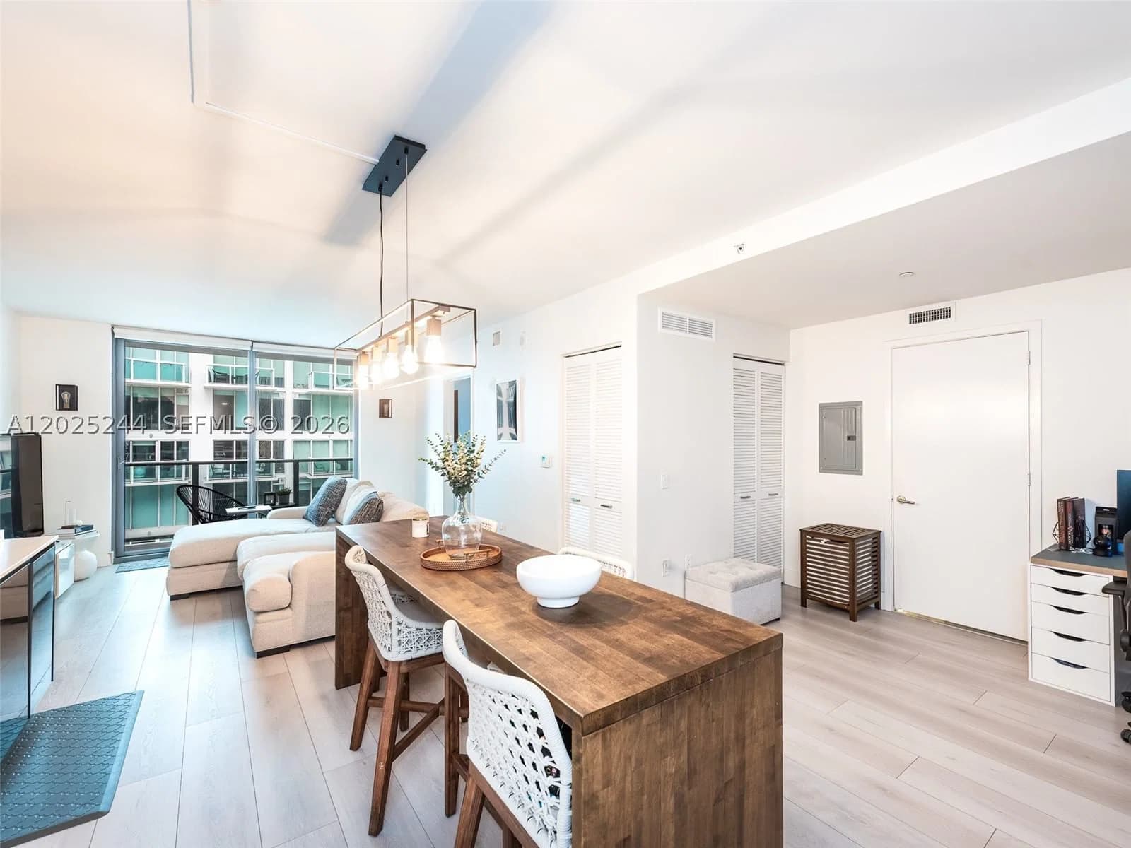 1-bedroom Condo — 31 6th St #2506, Miami, FL 33131