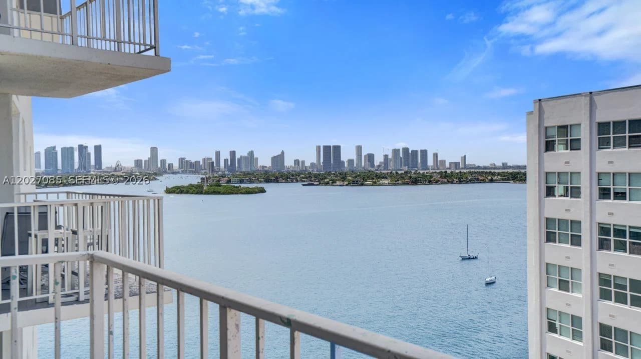1-bedroom Condo — 1228 West Ave #1404, Miami Beach, FL 33139