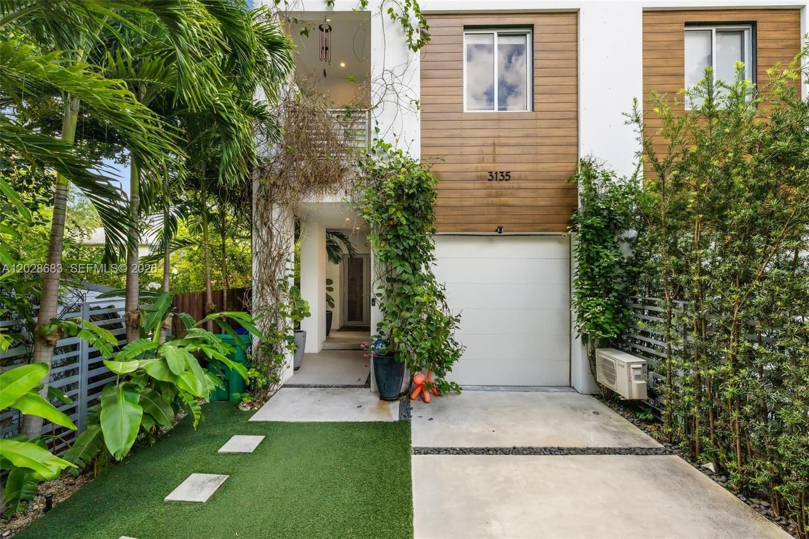 3-bedroom Townhouse — 3135 Ohio St #3135, Miami, FL 33133