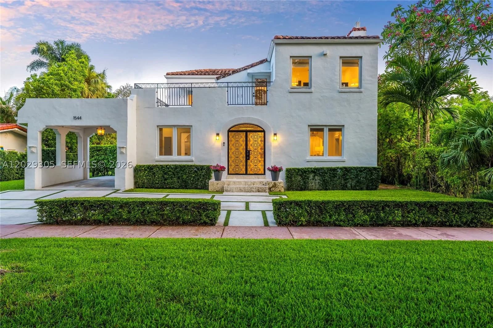 4+1 Müstakil ev — 1544 Plasentia Ave, Coral Gables, FL 33134
