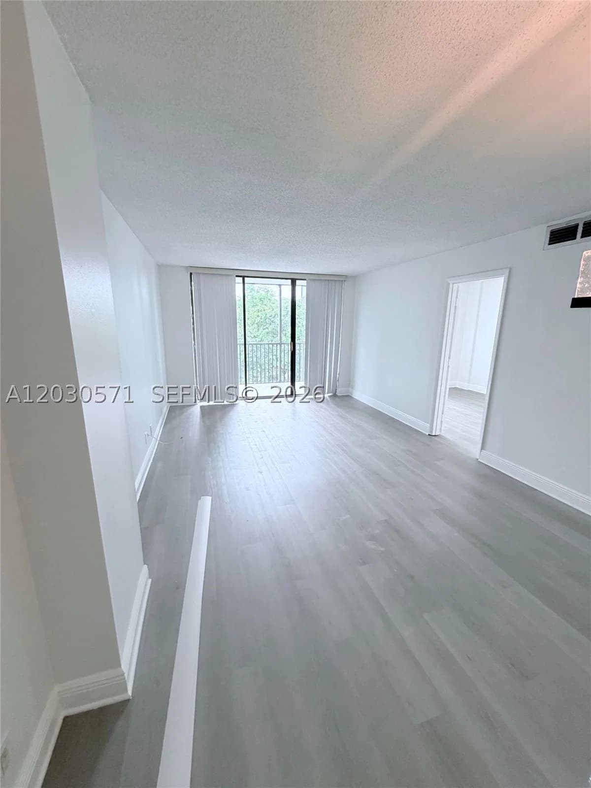 2+1 Condo — 3301 Country Club Dr #407, Aventura, FL 33180