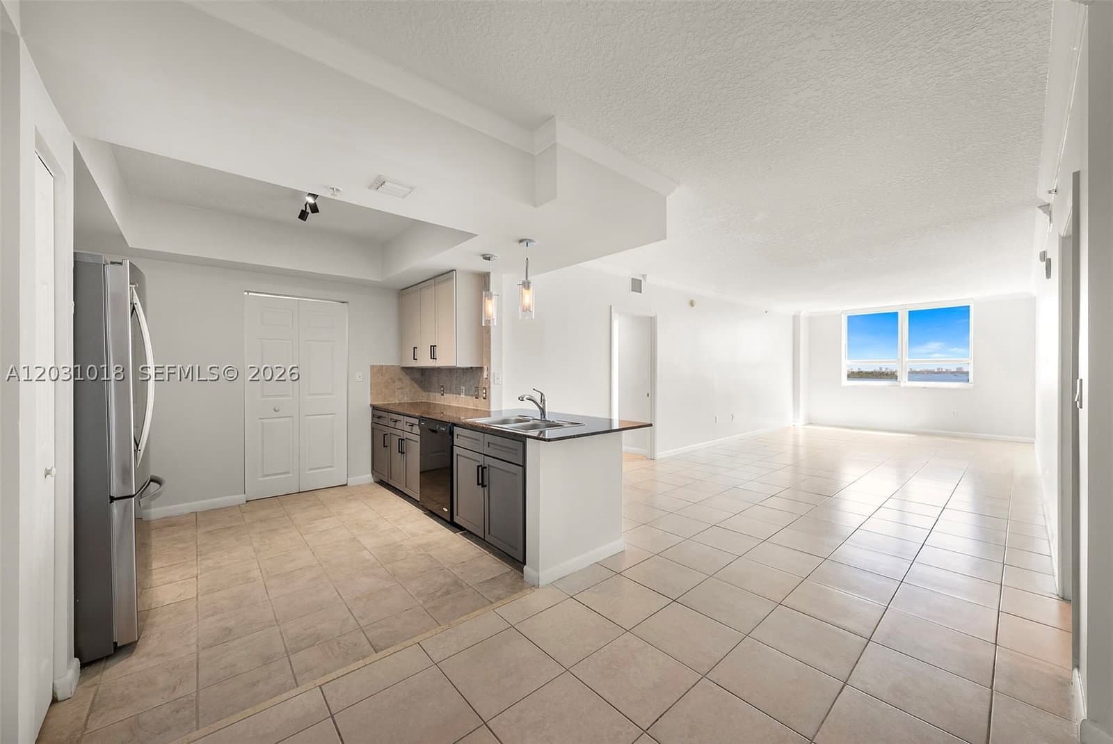 2-bedroom Condo — 2000 Bayshore Dr #420, Miami, FL 33137