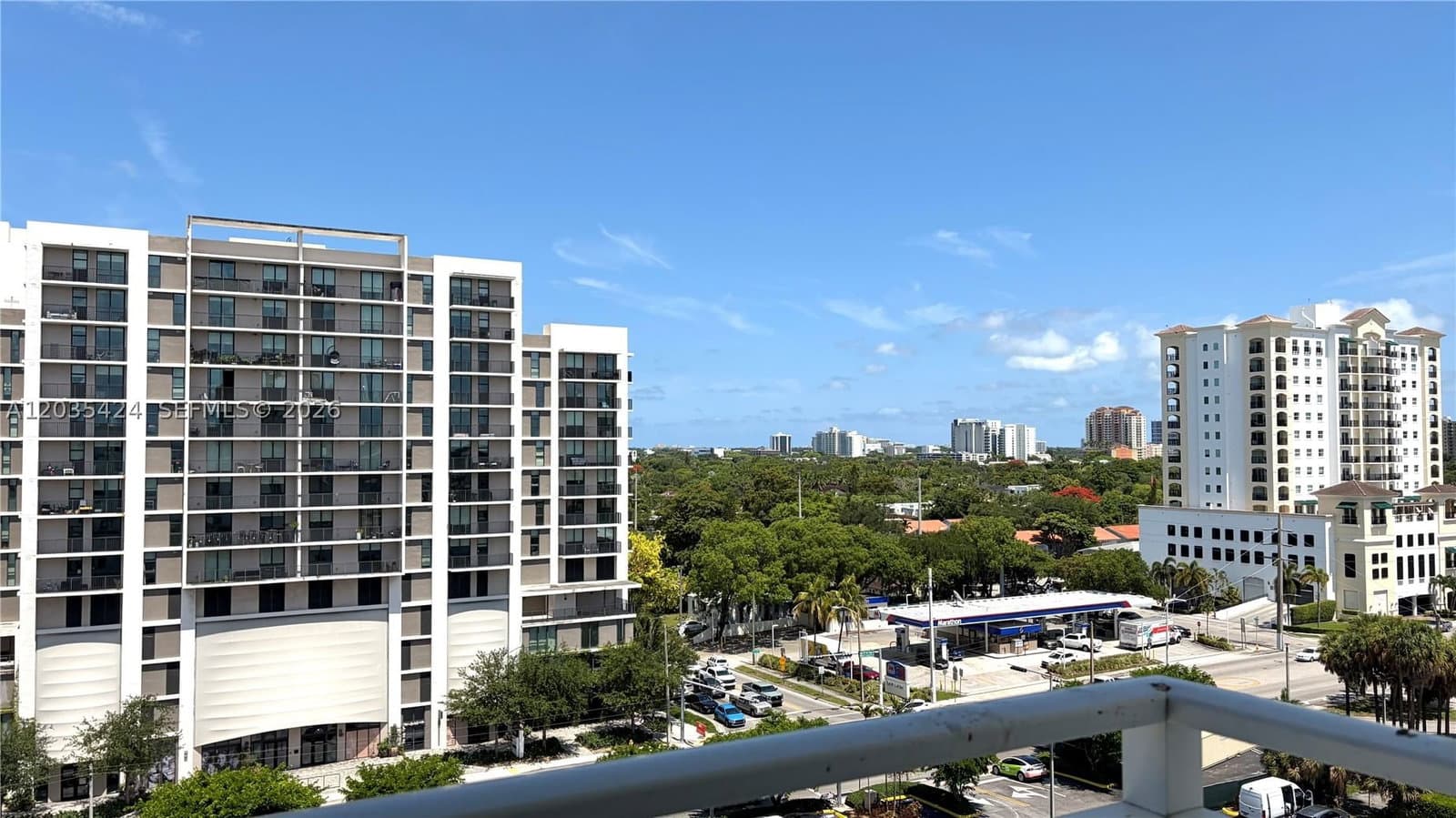 1+1 Condo — 50 Menores Ave #807, Coral Gables, FL 33134