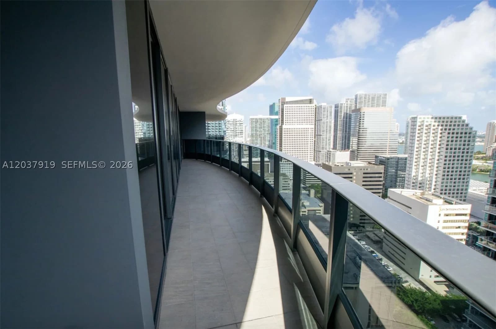 2-bedroom Condo — 1000 Brickell Plaza #2809, Miami, FL 33131
