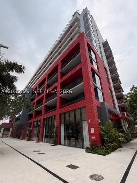 Condo — 90 32nd St #823, Miami, FL 33137