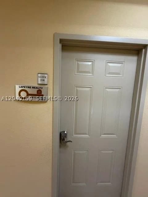 Mülk — 12150 128th Ct Suite 218, Miami, FL 33186