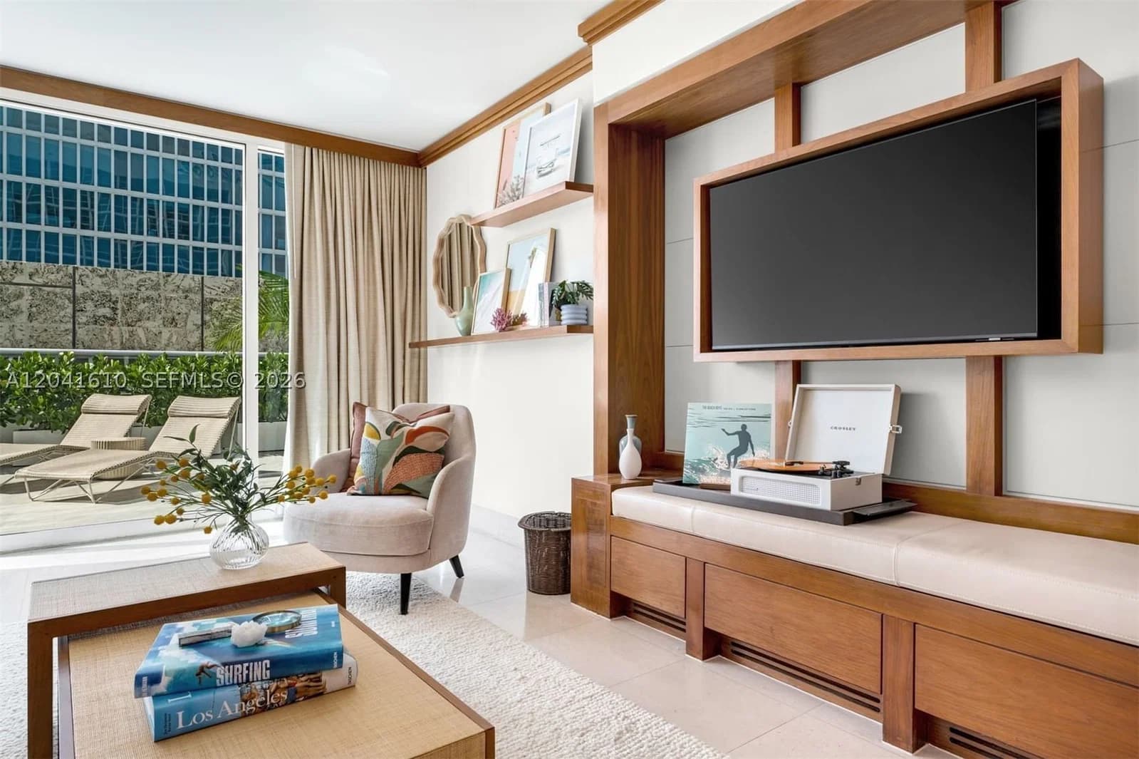 1-bedroom Condo — 6801 Collins Ave #DOOR 606, Miami Beach, FL 33141