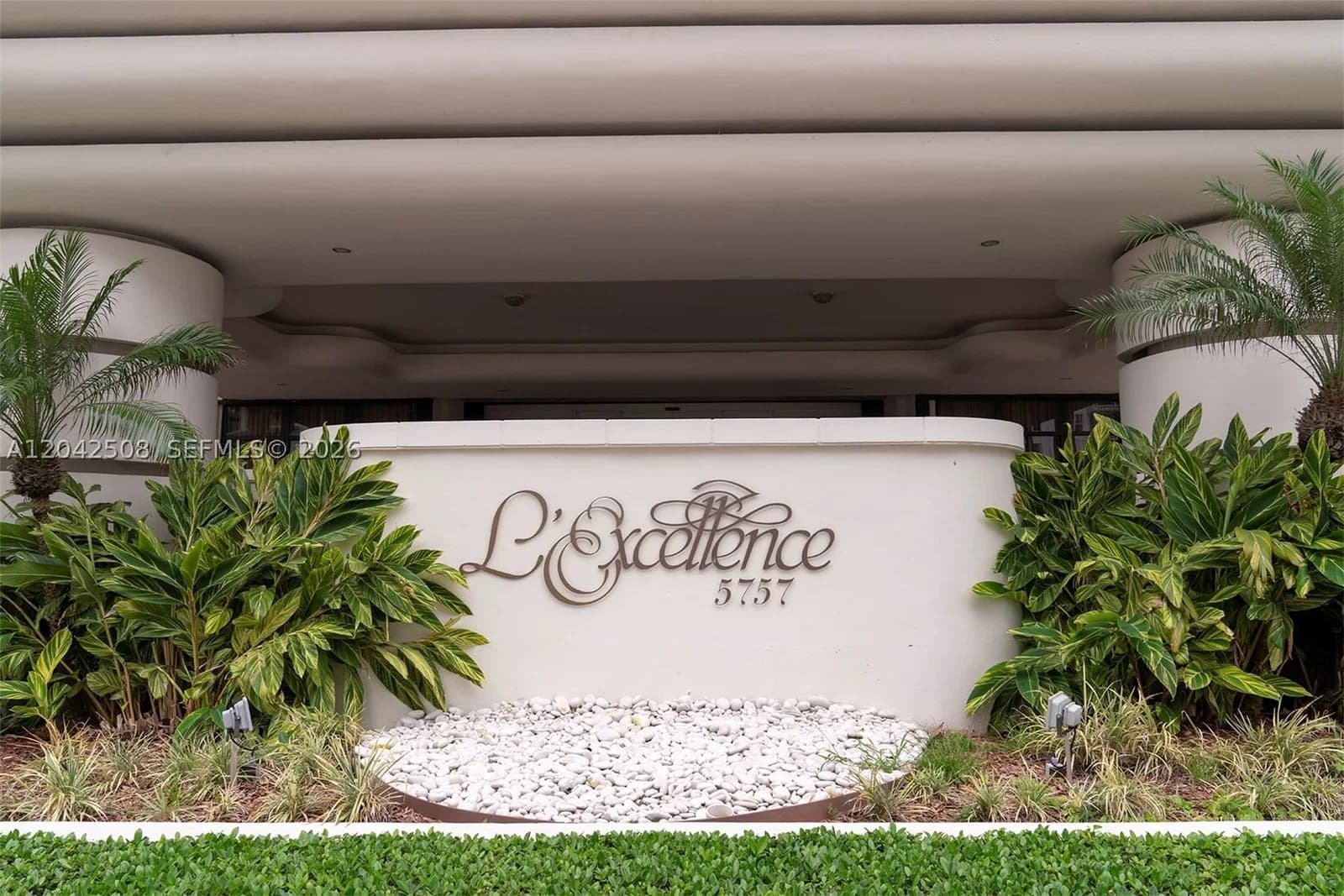 2-bedroom Condo — 5757 Collins Ave #1604, Miami Beach, FL 33140