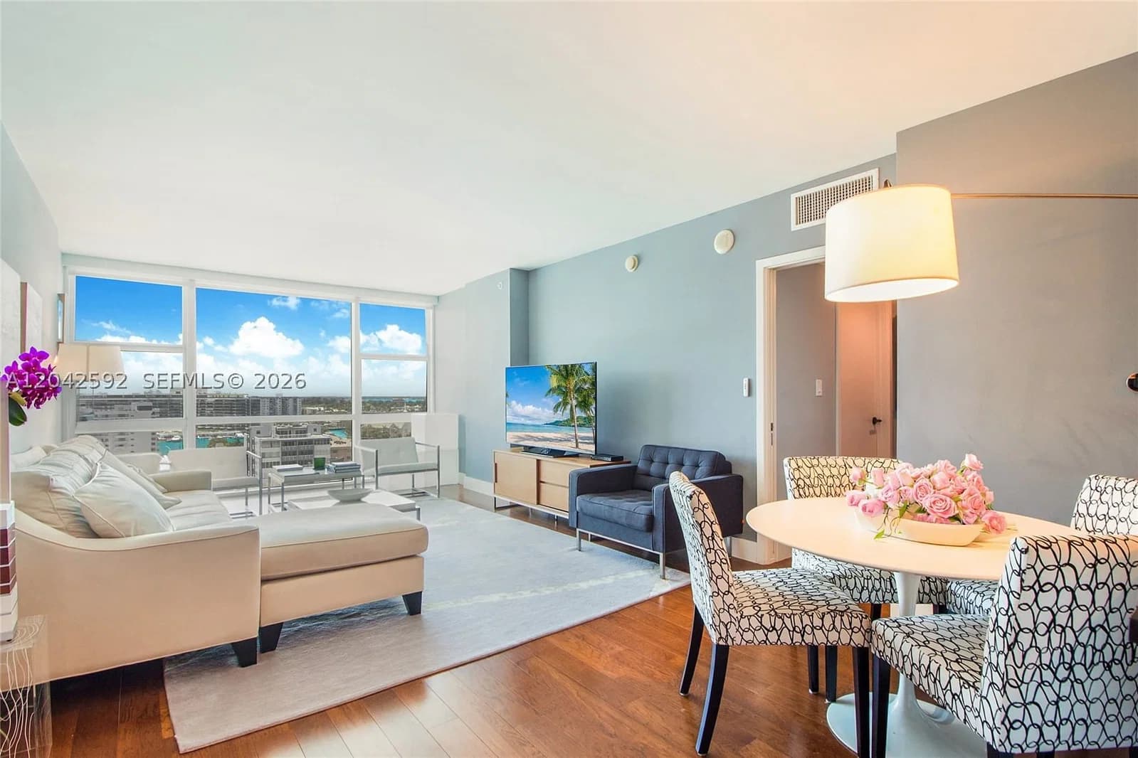 1-bedroom Condo — 6801 Collins Ave #1101, Miami Beach, FL 33141