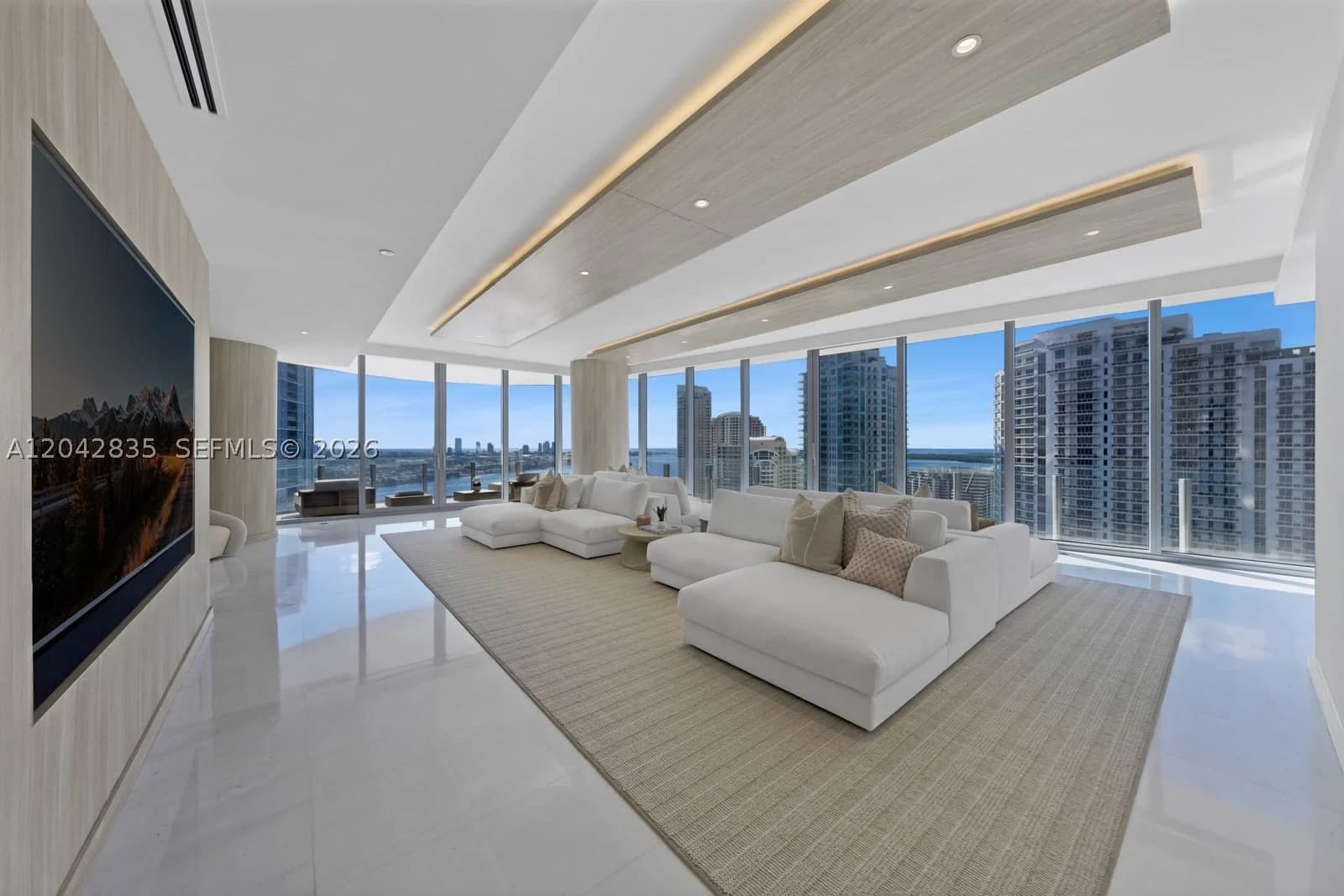 5-bedroom Condo — 300 Biscayne Boulevard Way #2701, Miami, FL 33131