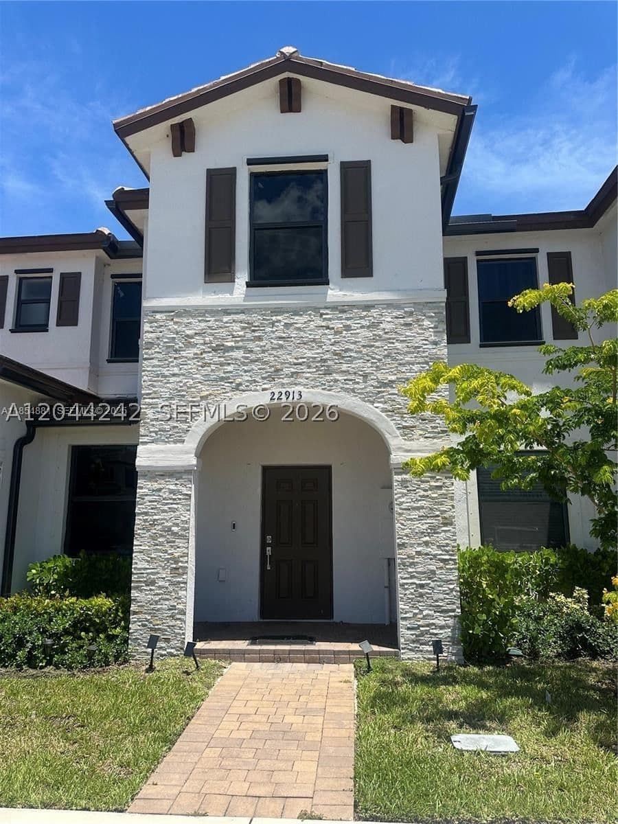 3+1 Townhouse — 22913 99th Ave, Cutler Bay, FL 33190