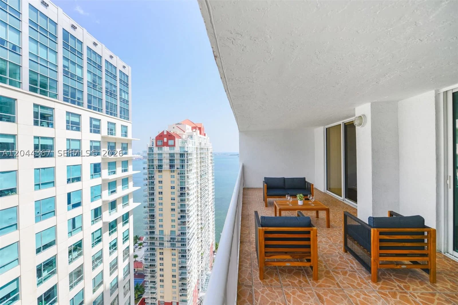 1+1 Condo — 1200 Brickell Bay Dr #3614, Miami, FL 33131