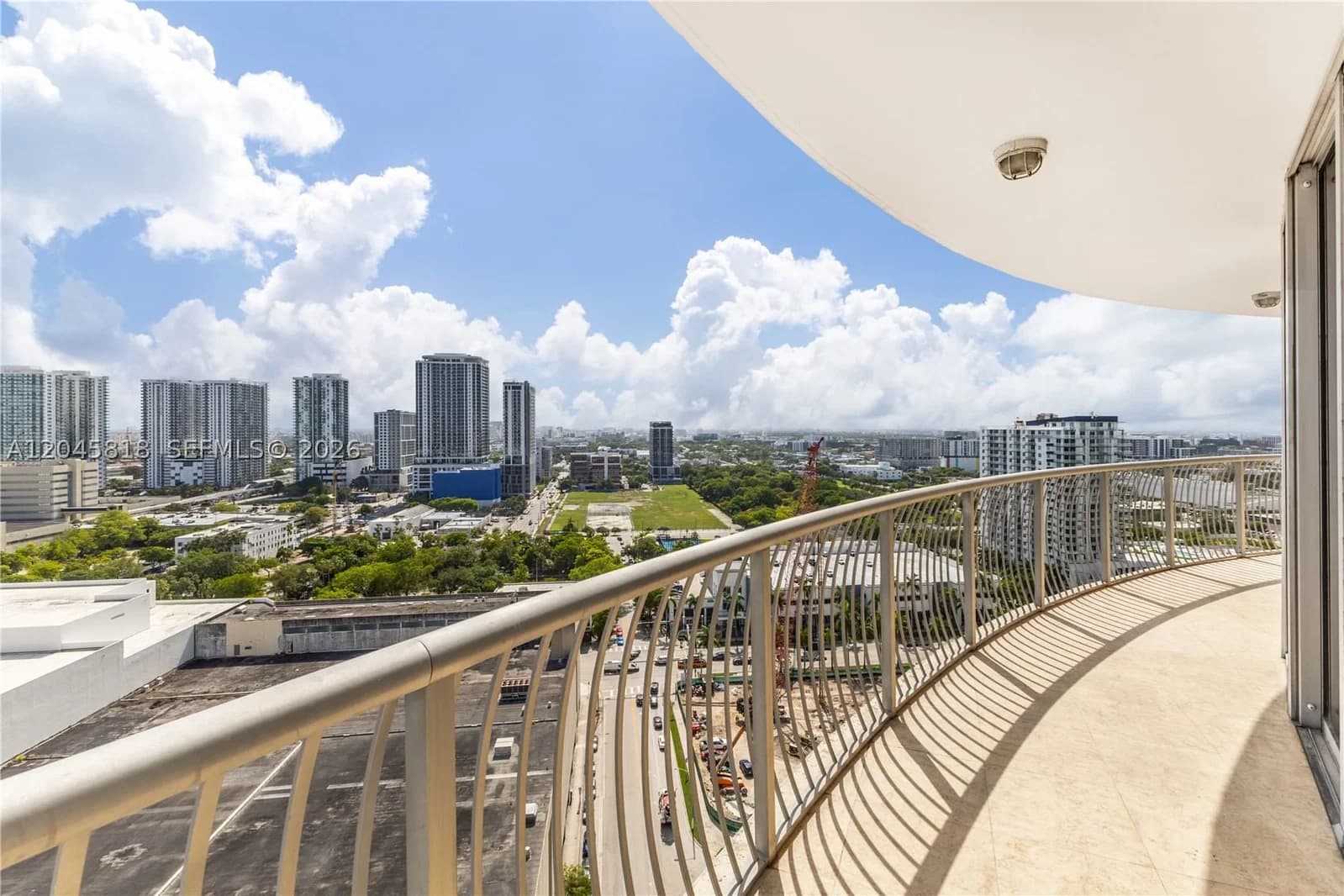 2+1 Condo — 1750 Bayshore Dr #2414, Miami, FL 33132