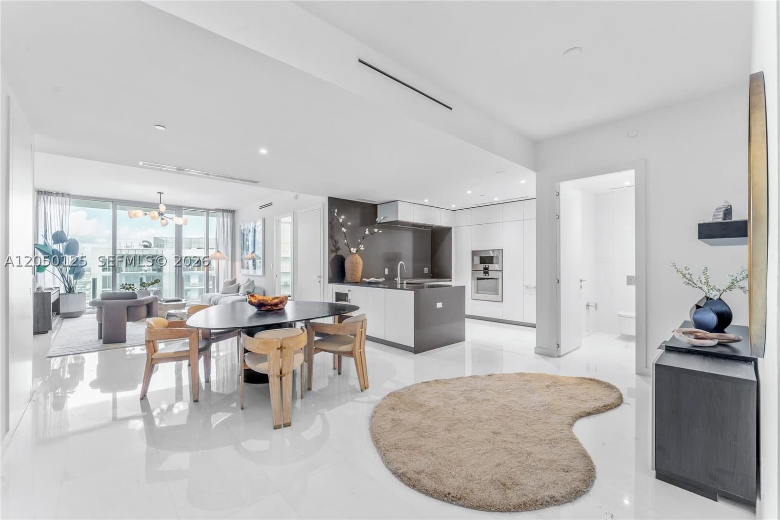2+1 Condo — 300 Biscayne Blvd Way #4309, Miami, FL 33131