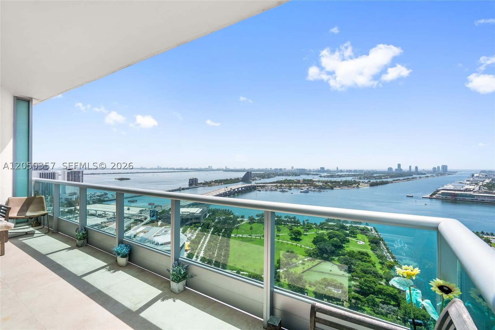1+1 Condo — 900 Biscayne Blvd #3704, Miami, FL 33132