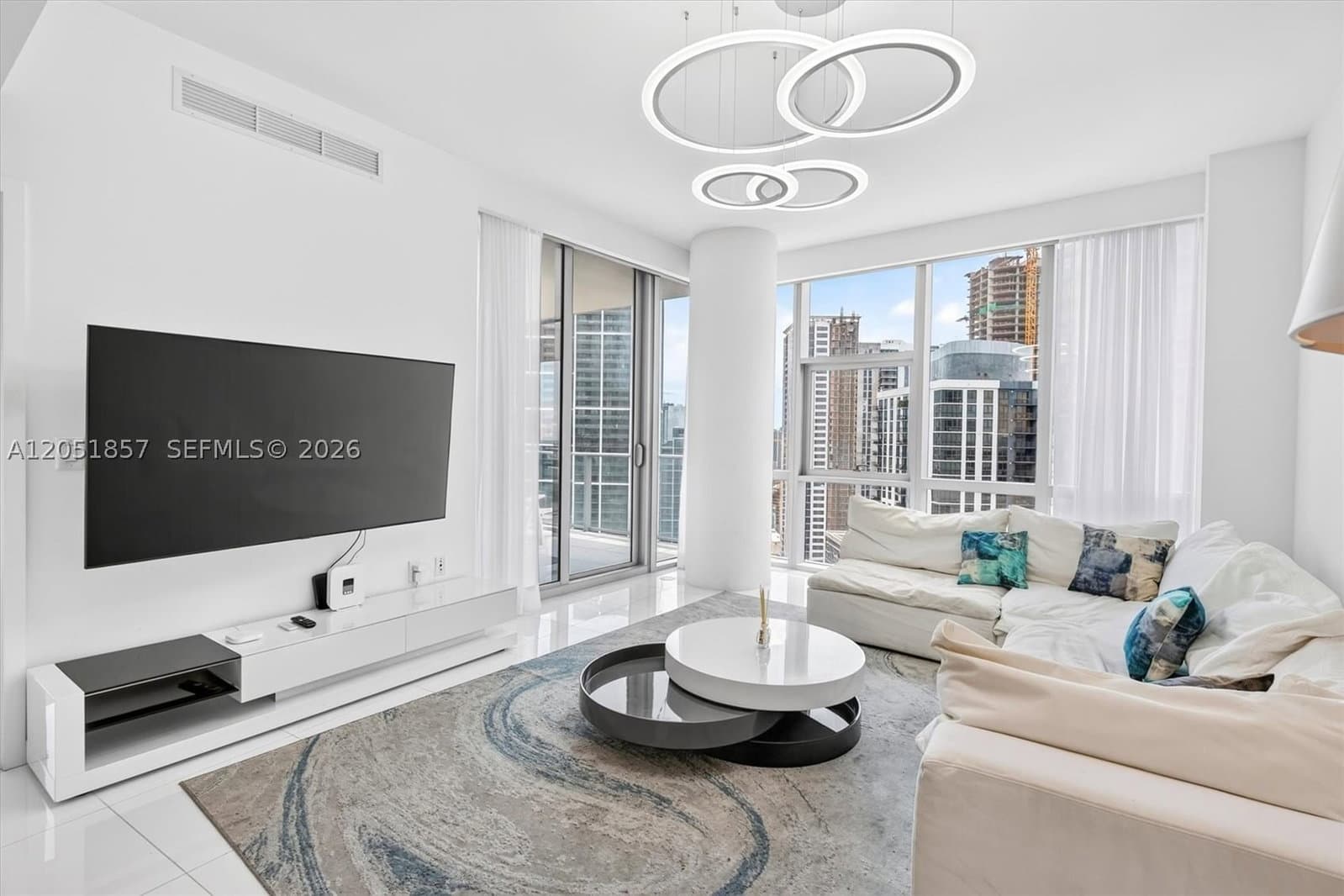 3-bedroom Condo — 851 1st Ave #3611, Miami, FL 33132