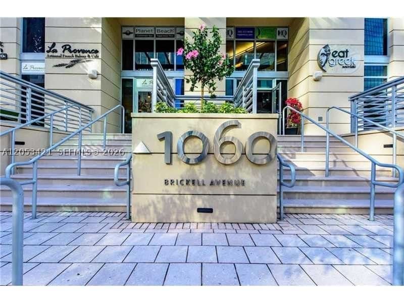 1-bedroom Condo — 1060 Brickell Ave #1903, Miami, FL 33131