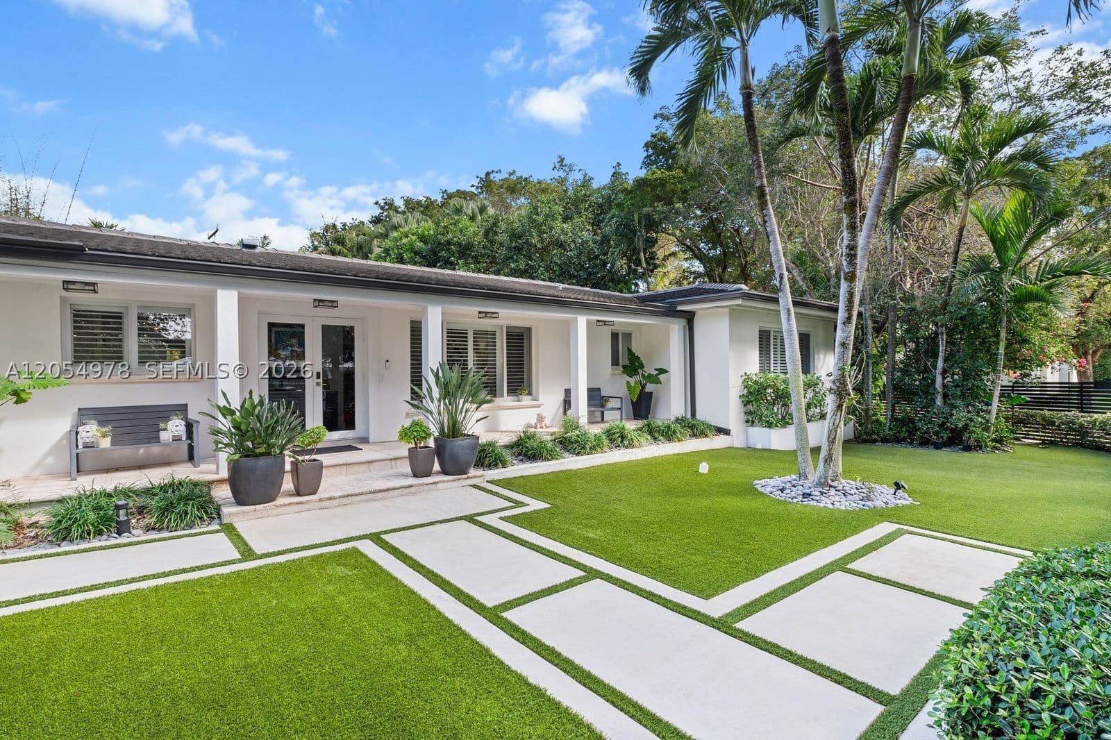 4+1 Müstakil ev — 6511 Riviera Dr, Coral Gables, FL 33146