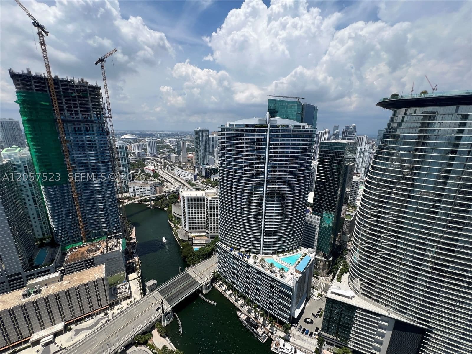1+1 Condo — 465 Brickell Ave #5304, Miami, FL 33131