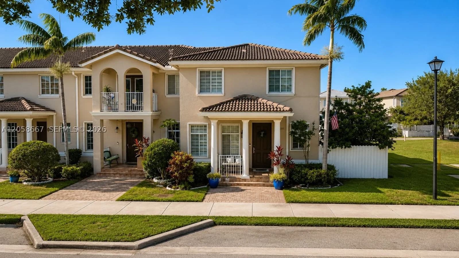 4+1 Townhouse — 14131 275th St, Homestead, FL 33032