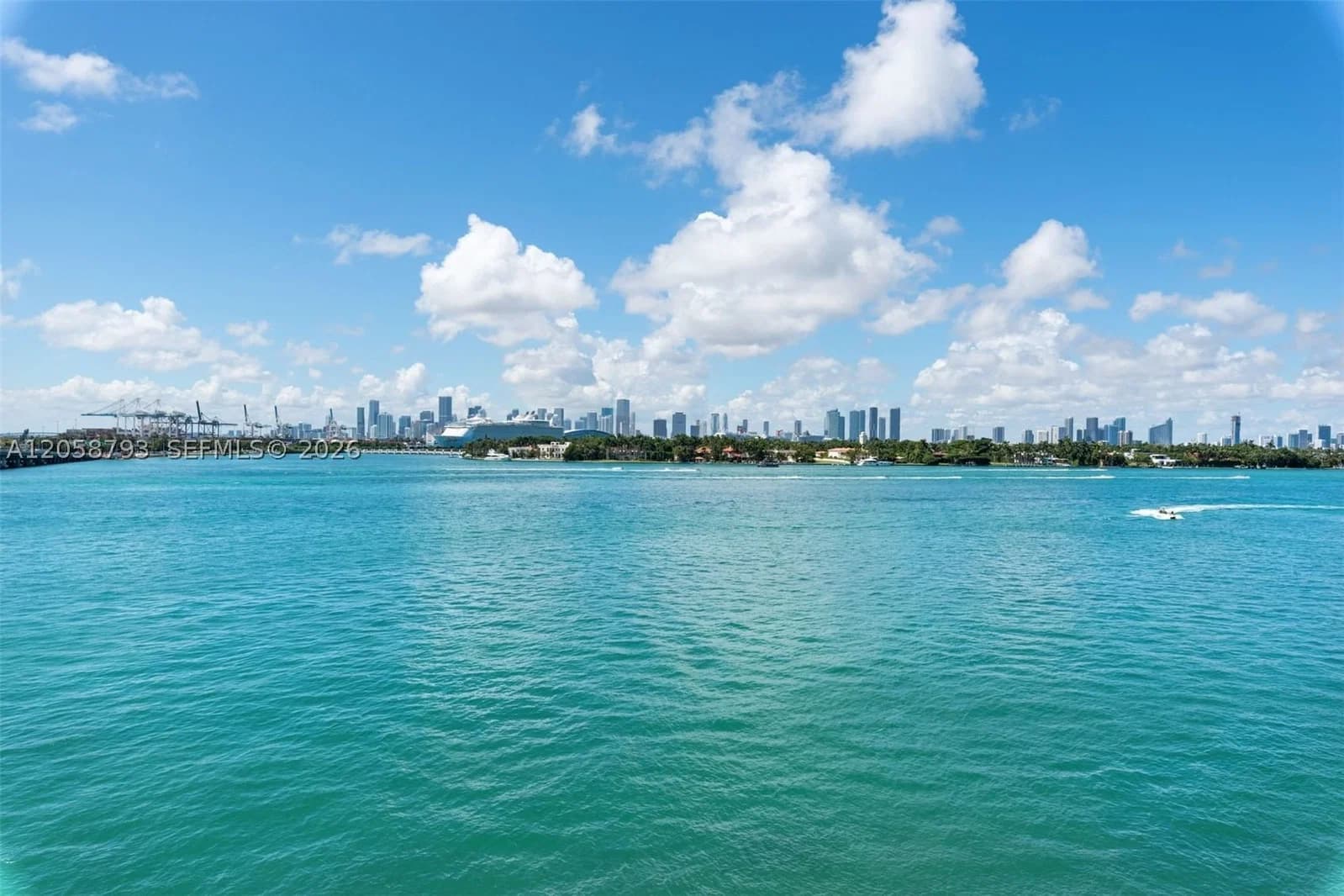 1-bedroom Condo — 540 West Ave #513, Miami Beach, FL 33139