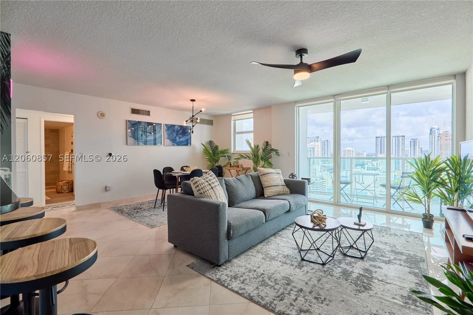 2+1 Condo — 31 5th St #3201, Miami, FL 33131