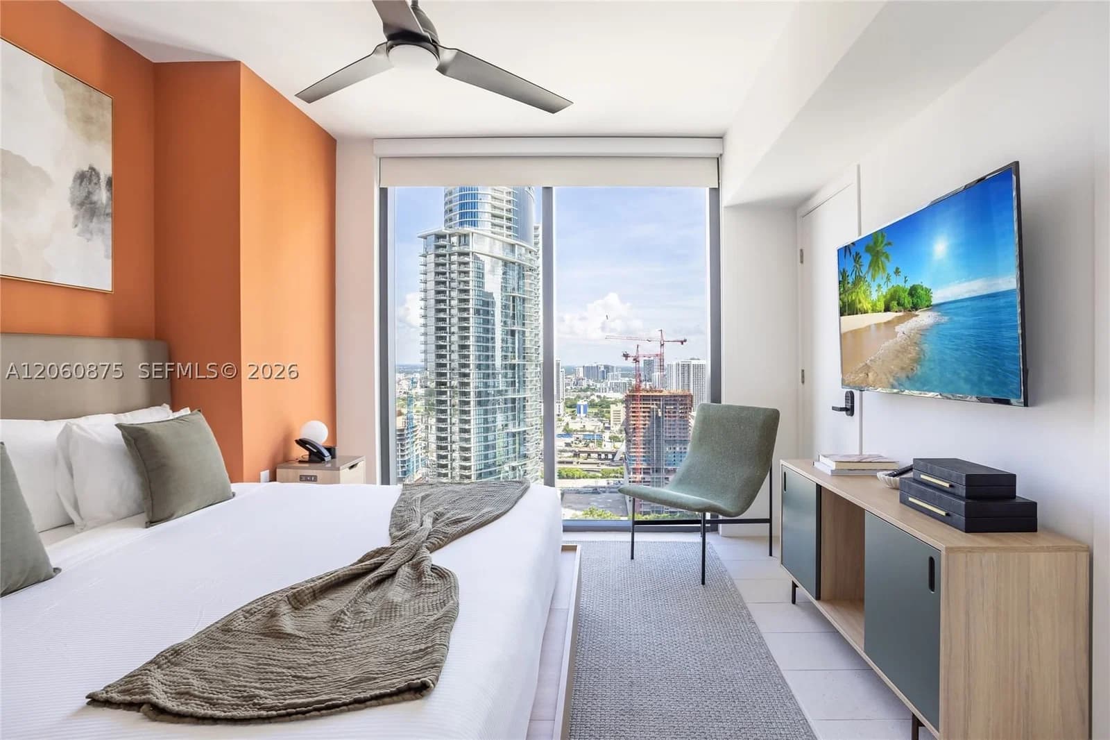 1-bedroom Condo — 159 6th St #3413, Miami, FL 33132