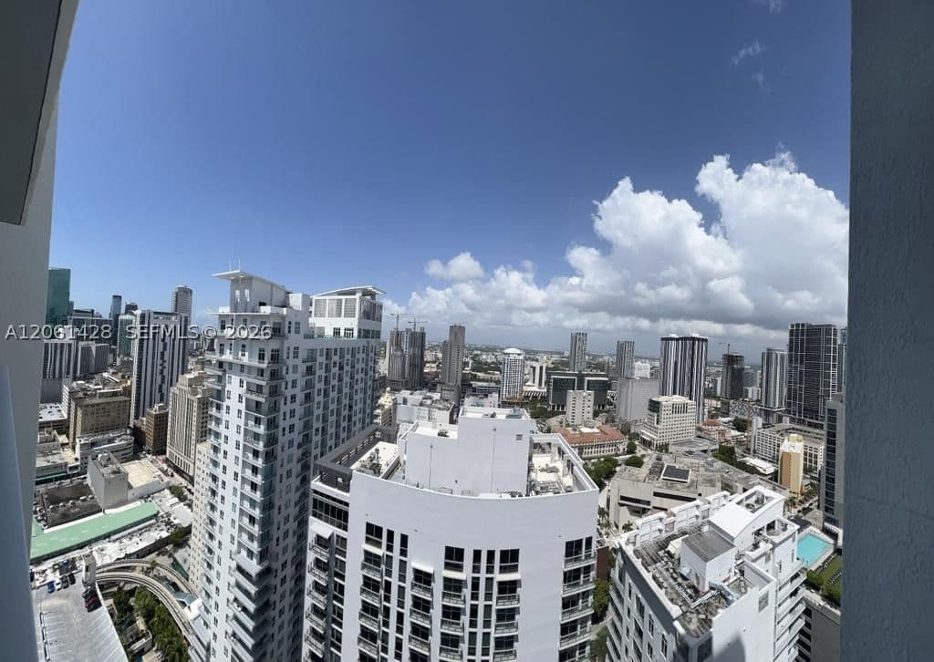 1+1 Condo — 253 2nd St #3806, Miami, FL 33132
