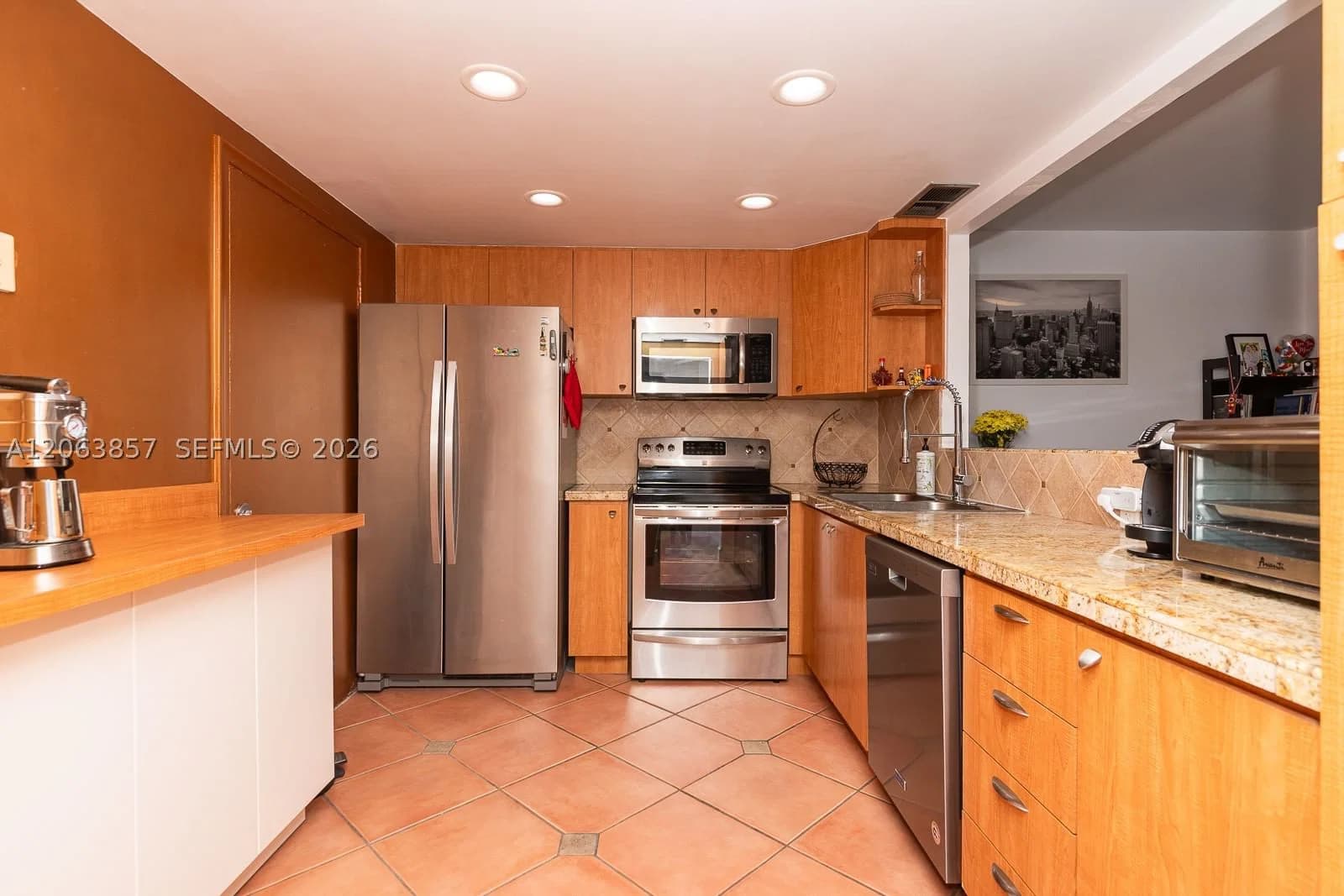 1-bedroom Condo — 1020 Meridian Ave #314, Miami Beach, FL 33139