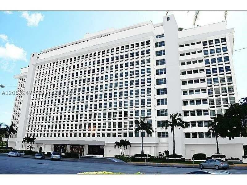 Condo — 700 Biltmore Way #215, Coral Gables, FL 33134