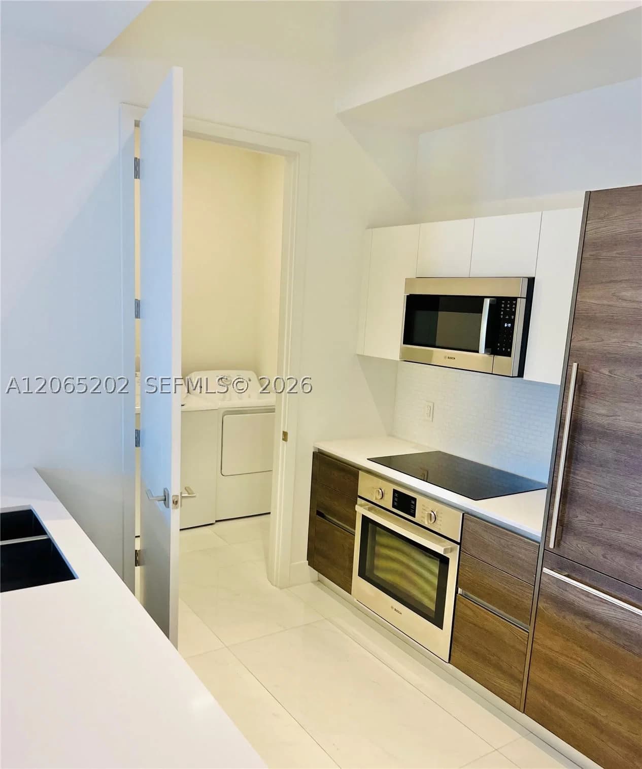 2-bedroom Condo — 301 Altara Ave #210, Coral Gables, FL 33146