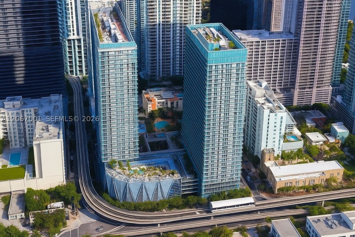 2+1 Condo — 79 12th St #2809-S, Miami, FL 33130