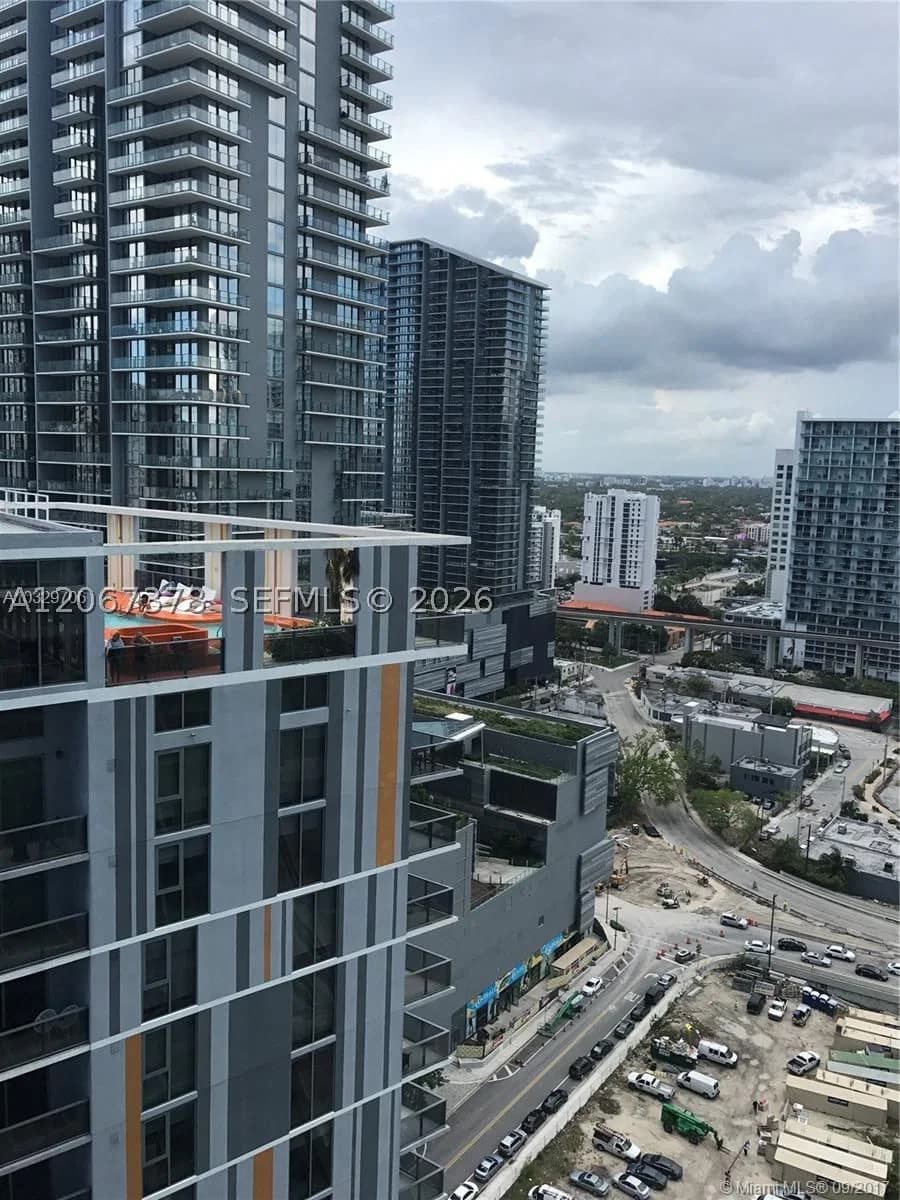 1-bedroom Condo — 41 5th St #1606, Miami, FL 33131