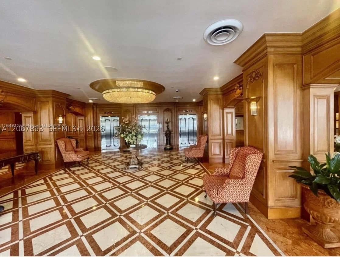 Condo — 700 Biltmore Way #818, Coral Gables, FL 33134