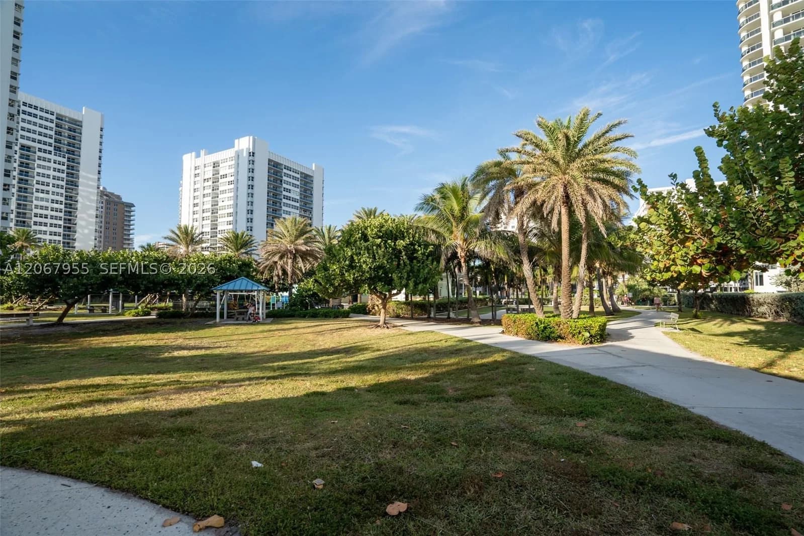 2+1 Condo — 1849 Ocean Dr #1509, Hallandale Beach, FL 33009