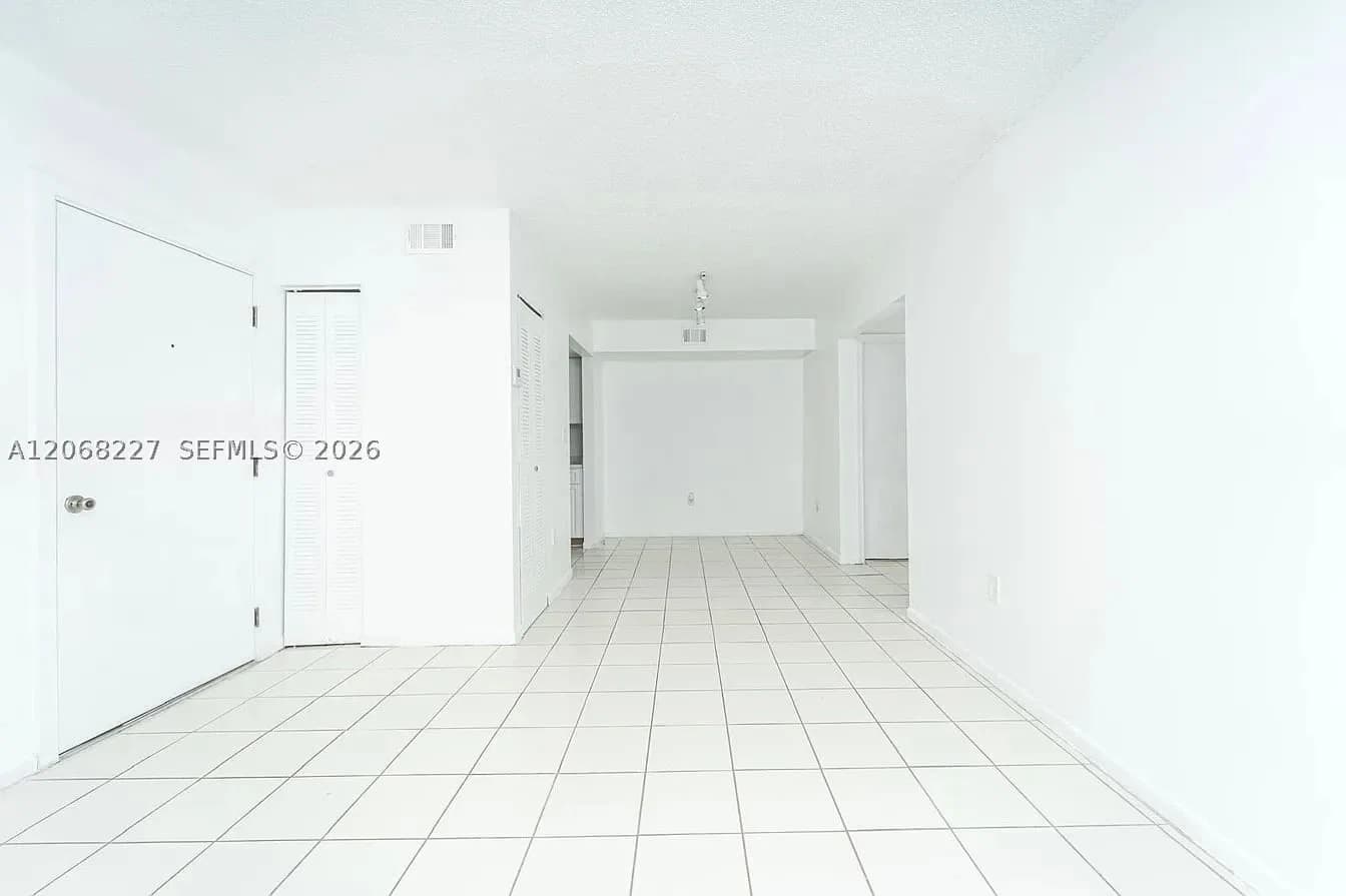 1-bedroom Condo — 576 114th Ave #203, Sweetwater, FL 33172