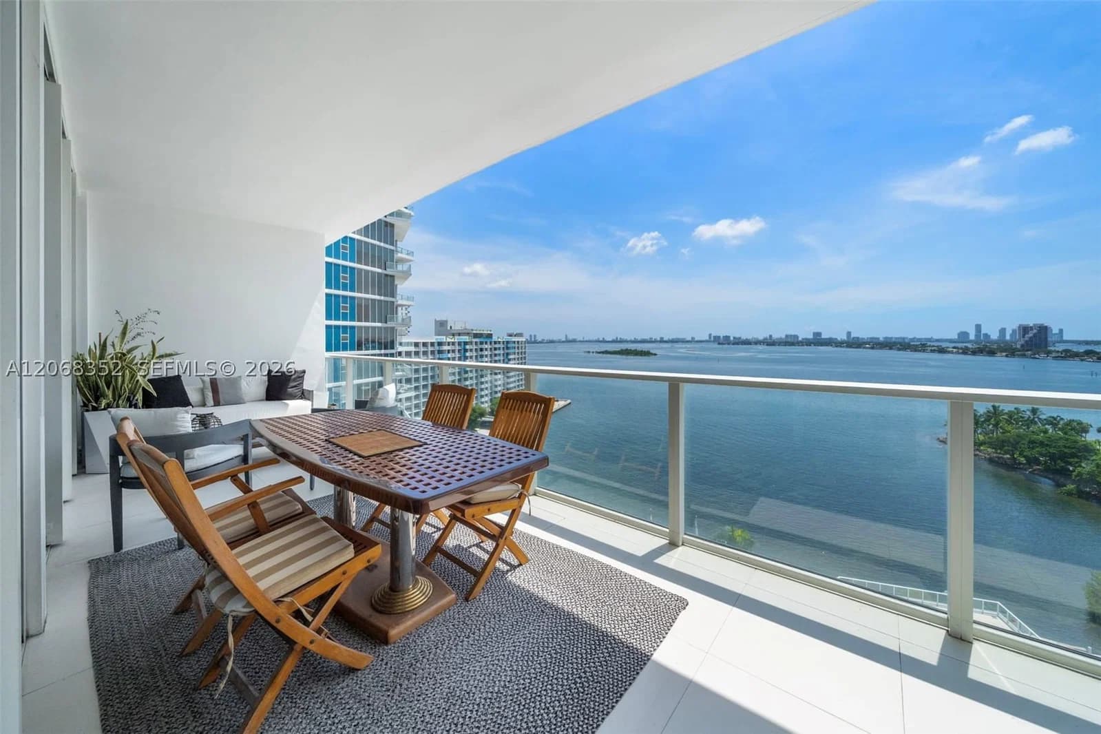 2-bedroom Condo — 2020 Bayshore Dr #1407, Miami, FL 33137