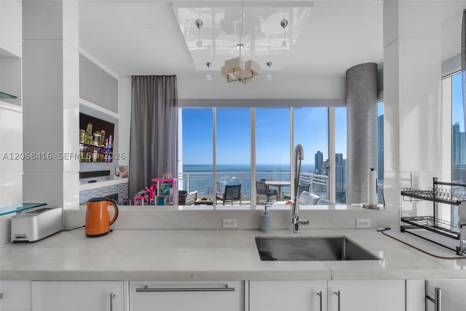 3-bedroom Condo — 900 Brickell Key Blvd #2904, Miami, FL 33131