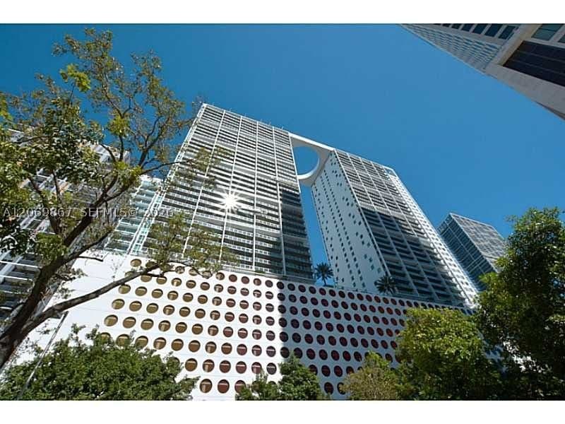 2-bedroom Condo — 55 6th St #2007, Miami, FL 33131