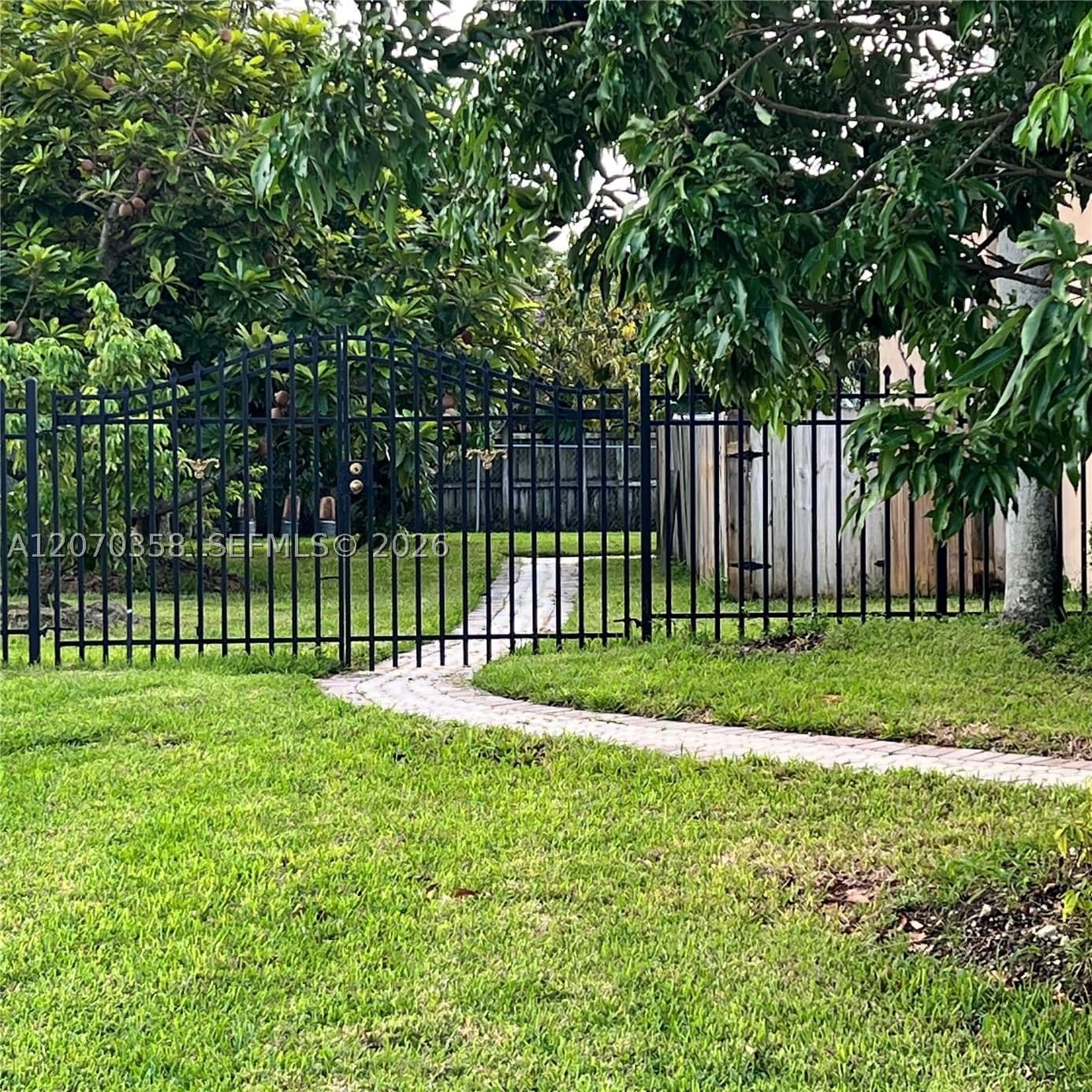 1+1 Mülk — 12770 217th Ter #1, Miami, FL 33170